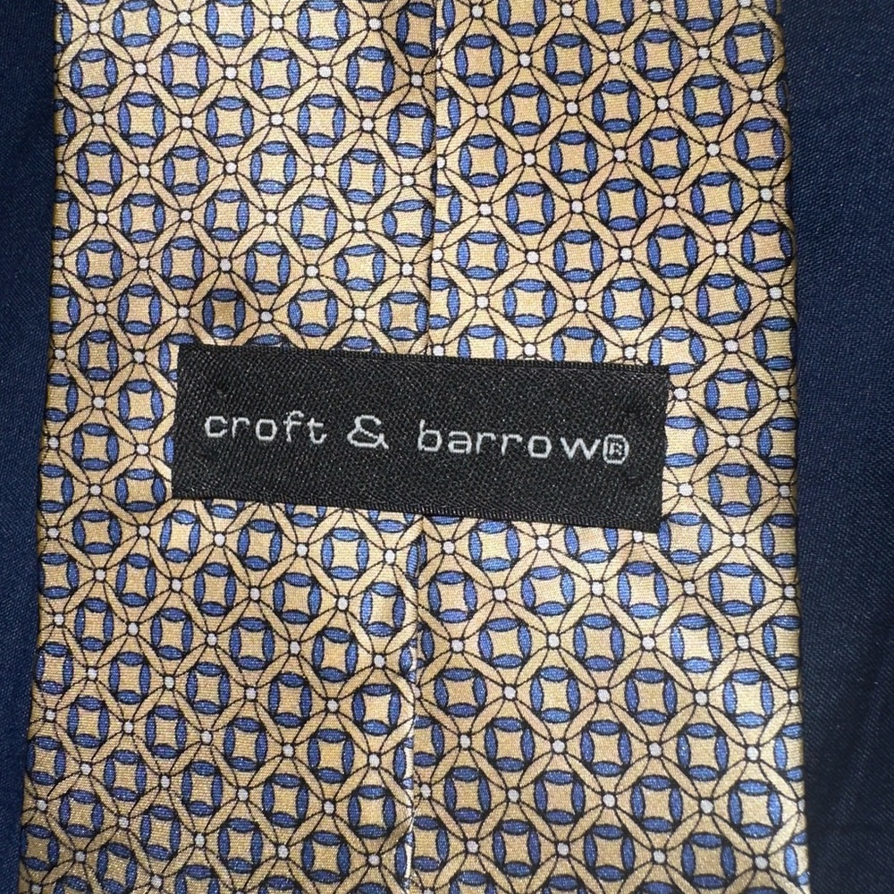 Croft & Barrow Geometric Gold and Black Tie - Picture 3 of 3